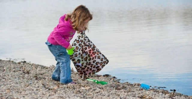 Καθαρίζουν τις παραλίες του Ελληνικού