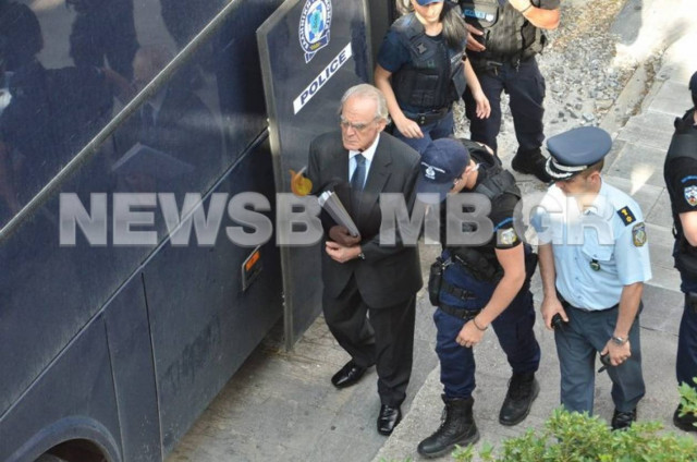 Δίκη Τσοχατζόπουλου: O Άκης στο δικαστήριο (ΦΩΤΟ)