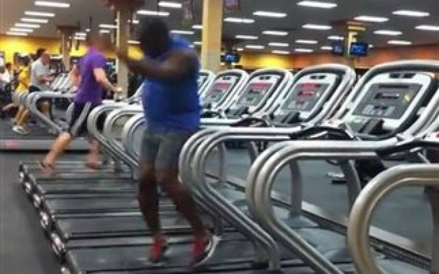 Βίντεο: Φίλε, δεν κάνουν έτσι διάδρομο στο γυμναστήριο...