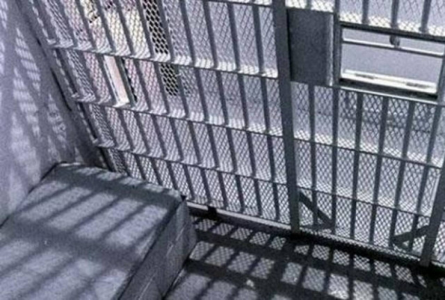 «Κόλαση» οι φυλακές για τη μάνα που κακοποιούσε τον γιο της