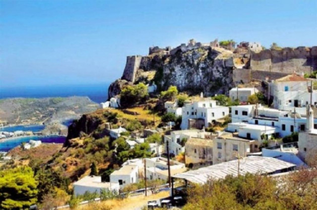 Σήμα κινδύνου στέλνουν δέκα μικρά νησιά