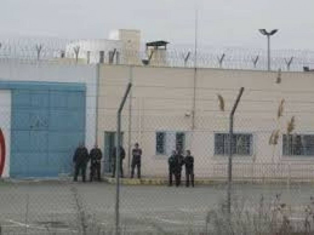 ΕΚΤΑΚΤΟ: Ένας νεκρός και δύο τραυματίες στη φυλακή Γρεβενών