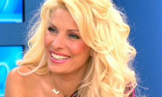 Δείτε την Ελένη Μενεγάκη με πολύ κοντό μαλλί!