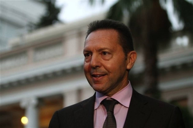 Σήκωσε κούπα ο Στουρνάρας στο... ποδοσφαιράκι!