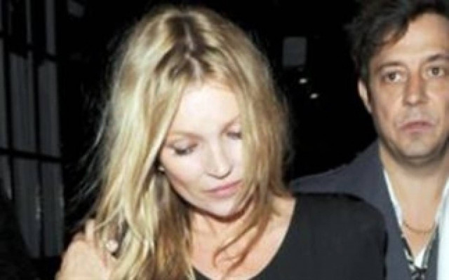 Δείτε: Με see through φόρεμα και χωρίς σουτιέν!