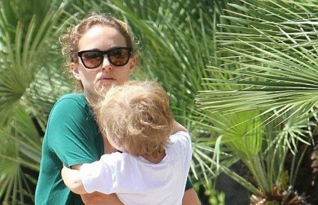 Natalie Portman: Δείτε την χωρίς ίχνος μακιγιάζ (photos)!