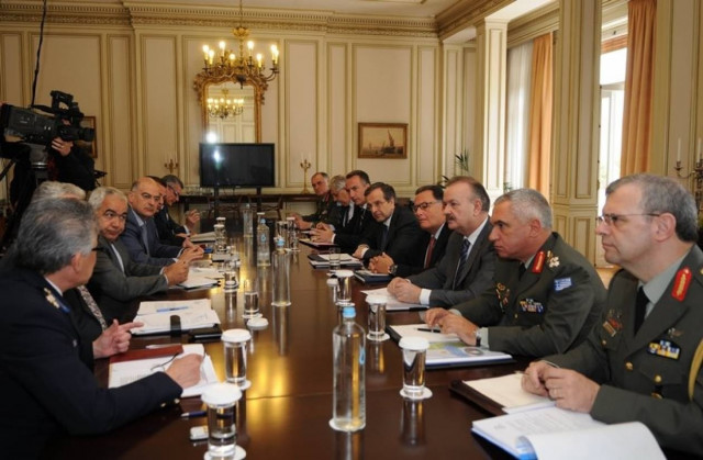 Σαμαράς: Αντιμετώπιση των πυρκαγιών με τη συμβολή όλων