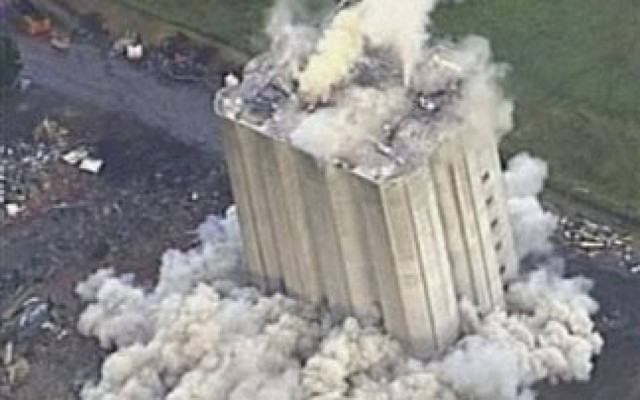 Βίντεο: Δείτε τι έπαθαν όταν πήγαν να κατεδαφίσουν το κτίριο