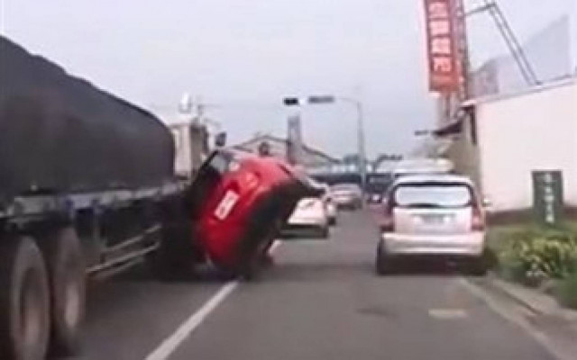 Ξεκαρδιστικό βίντεο: Οδηγοί της συμφοράς!