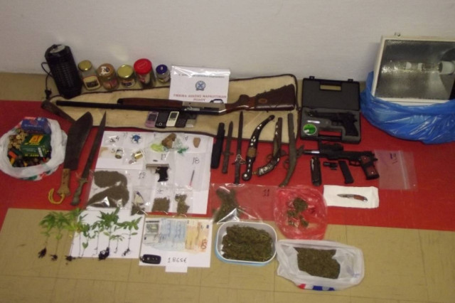 Ρόδος: Ναρκωτικά και όπλα στα χέρια τεσσάρων ατόμων