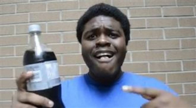 Βίντεο: Δοκίμασε τον επικίνδυνο συνδυασμό στο YouTube! Δείτε τι έγινε