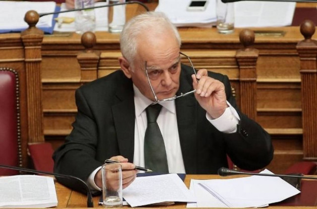 Μανιτάκης:Δεν υπάρχει βιομηχανία απολύσεων ή αργιών στο δημόσιο