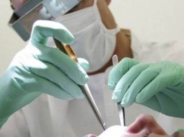 Συνελήφθη «μαϊμού» οδοντίατρος