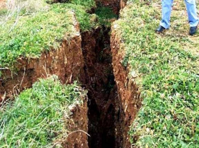 Ανησυχία από ρήγμα στο Σπαθοβούνι Κορινθίας