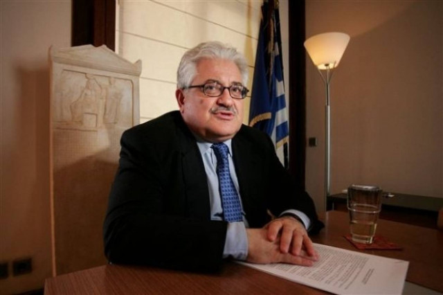 Ο Κώστας Τζαβάρας και οι …ψίθυροι.