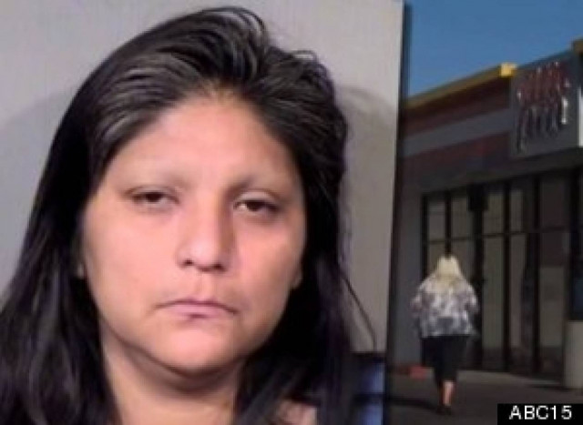 ΣΟΚ: Προσέφερε το μωρό της σε αγνώστους μέσα σε κατάστημα!