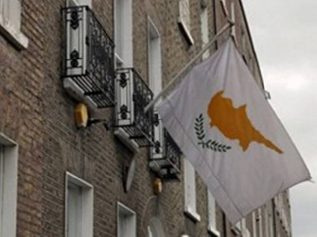 Έκαναν συσκέψεις για τις απειλές της τρόικας παρουσία εκπροσώπου της!