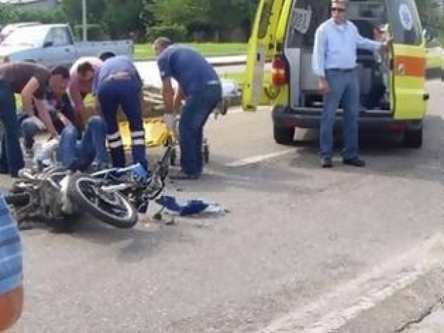 Σε κρίσιμη κατάσταση ο 26χρονος Λαμιώτης που τράκαρε με μηχανή (vid)