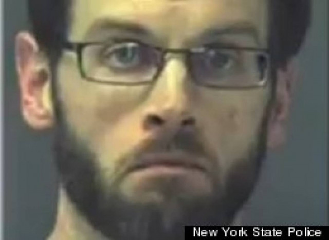 ΣΟΚ: Μπήκε στο μπακάλικο και έτριβε πεπερόνι στο...