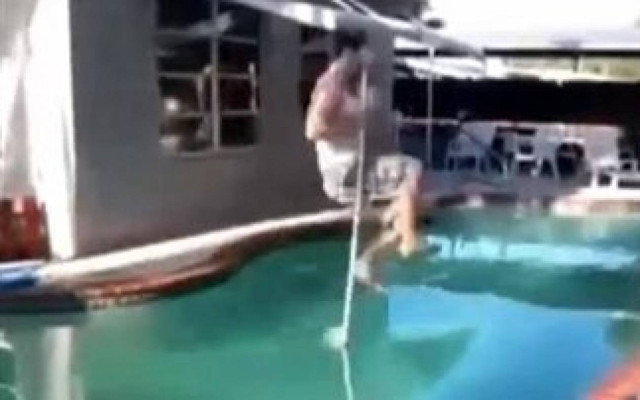 Ξεκαρδιστικό βίντεο: Άνθρωποι vs Πισίνες σημειώσατε...