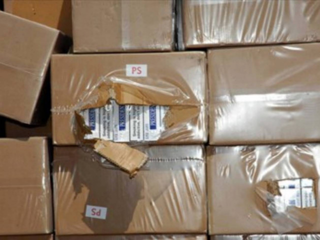 Πάτρα: Μετέφερε 17.000 λαθραία πακέτα τσιγάρα