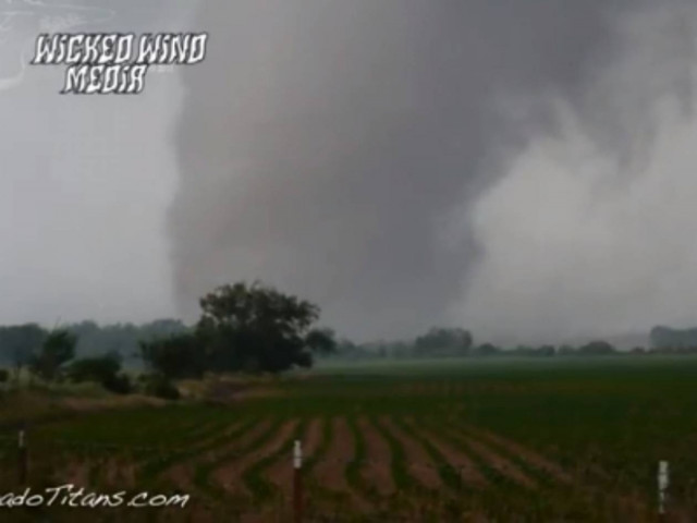 Βίντεο: Φονικοί ανεμοστρόβιλοι στις ΗΠΑ