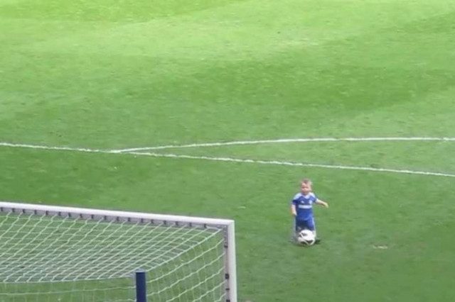 Ο... μπέμπης που τρέλανε κόσμο στην Τσέλσι (Video)