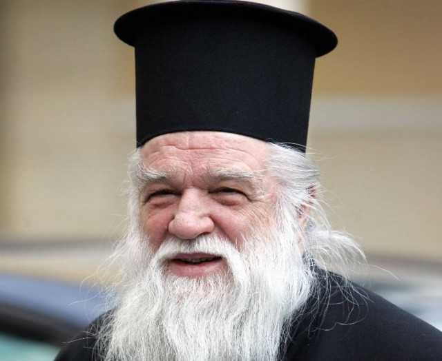 Πένθιμες καμπάνες και διαμαρτυρία ιερέων για τον αντιρατσιστικό νόμο