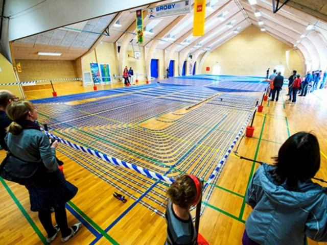 O μεγαλύτερος σιδηρόδρομος από LEGO στον κόσμο!