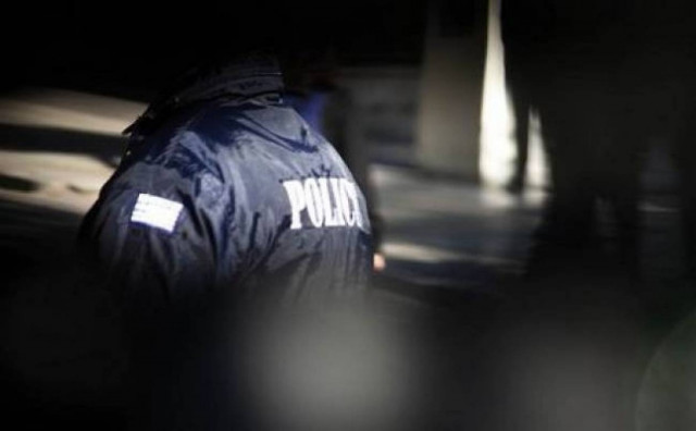 Μπήκαν με όπλα σε ίντερνετ καφέ στο Μενίδι