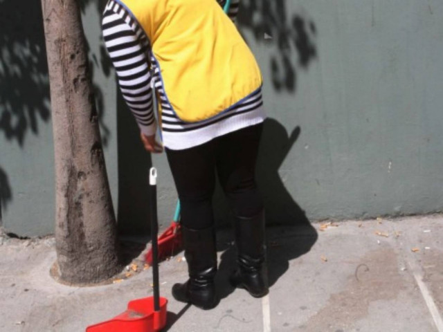 Ντροπή: Μαθητές έκλεψαν την καθαρίστρια του σχολείου