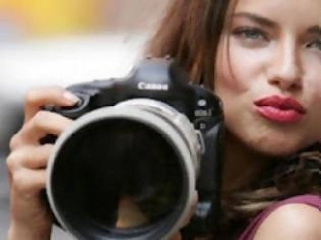 10 έξυπνα τρυκ για να βγαίνετε καλύτερα στις φωτογραφίες