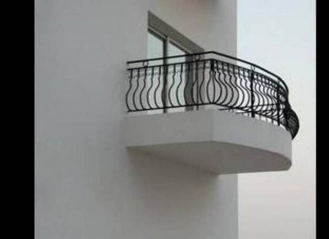 Λάρισα: 5χρονη έπεσε από τον 4ο όροφο πολυκατοικίας