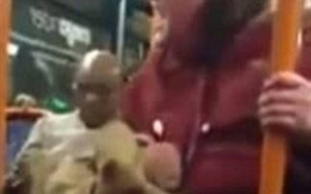 Βίντεο-ΣΟΚ: Ρατσιστικό παραλήρημα μέσα σε λεωφορείο