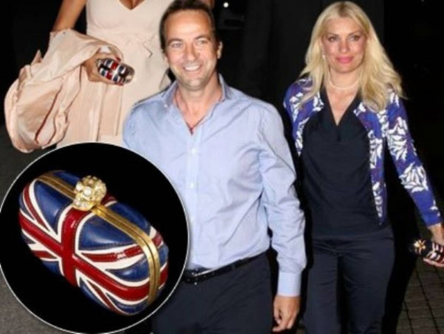 Ελένη Μενεγάκη: Με το ίδιο τσαντάκι τέσσερα χρόνια!