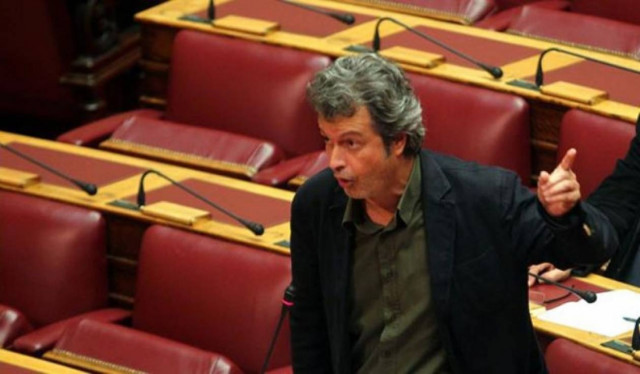 Τατσόπουλος: Η ΝΔ κλείνει το μάτι στη Χρυσή Αυγή