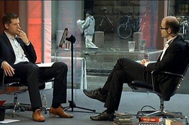 Έσπασαν όλα τα ρεκόρ: Συζητούσαν στον «αέρα» επί 30 ώρες!