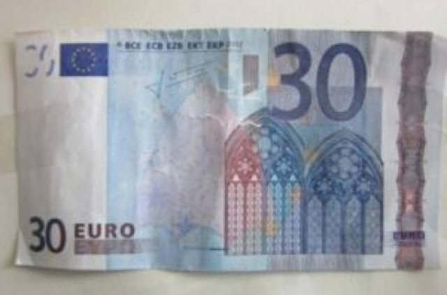 Δεν υπάρχει: Πλήρωσε με... τριαντάευρο και του έδωσαν ρέστα!