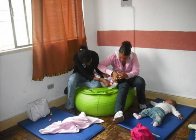 Μειώθηκαν οι γεννήσεις από έφηβες Αμερικανίδες