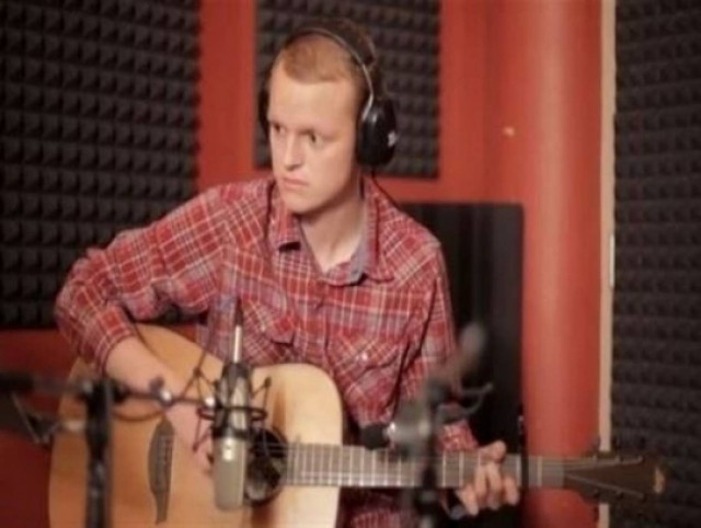 Ανέβασε τραγούδι στο YouTube λίγο πριν... πεθάνει και έγινε διάσημος