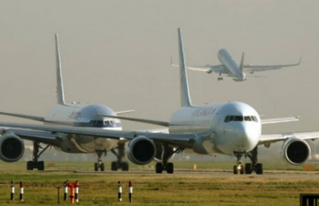 Έκλεισαν οι πίστες του Χίθροου λόγω επείγουσας προσγείωσης