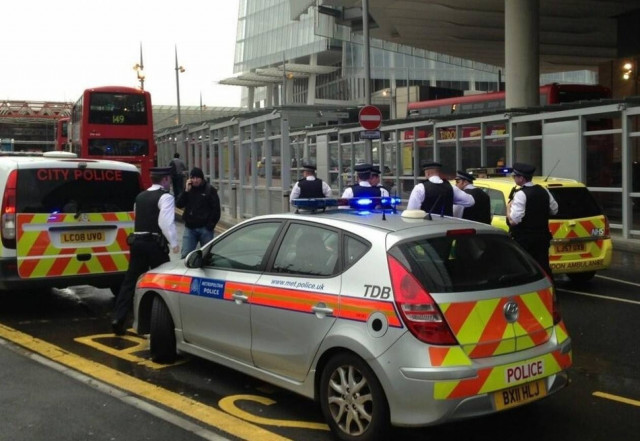 Λονδίνο: Πανικός από άνδρα με τσεκούρι - Συνελήφθη από την αστυνομία