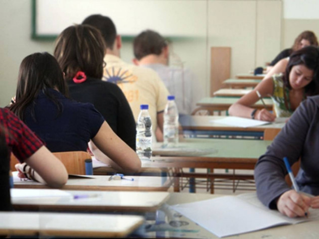 Πανελλήνιες 2013: Τα SOS θέματα για Αρχαία και Μαθηματικά Κατεύθυνσης