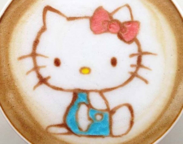 Aποτύπωσε τις καλλιτεχνικές της ανησυχίες στον... καφέ! (pics)