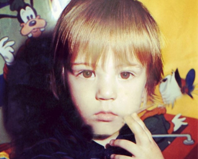 Αναγνωρίζετε το αγοράκι της φωτογραφίας;