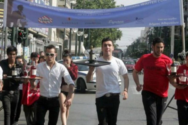 «Μαραθώνιος» σερβιτόρων για την προώθηση της ελληνικής φιλοξενίας