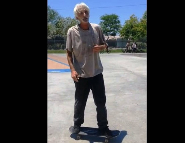 Βίντεο: Το σκέιτμπορντ χρόνια δεν κοιτά!