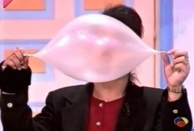 Βίντεο: Το πιο άχρηστο ρεκόρ Γκίνες