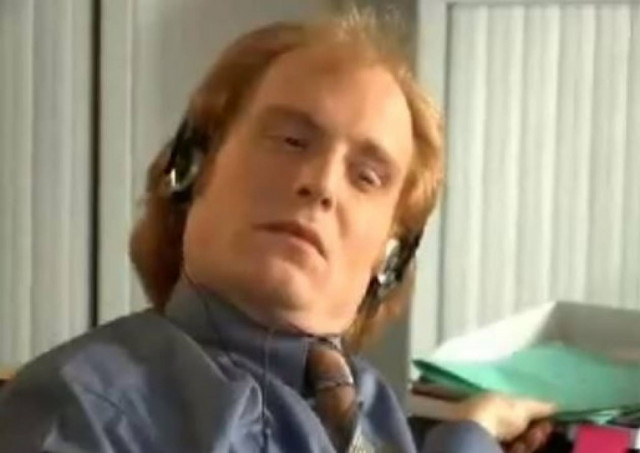 Βίντεο: Έτσι γίνεται κάποιος ρεζίλι στη δουλειά