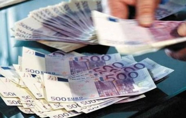 Περαιτέρω μείωση των χορηγήσεων τον Απρίλιο